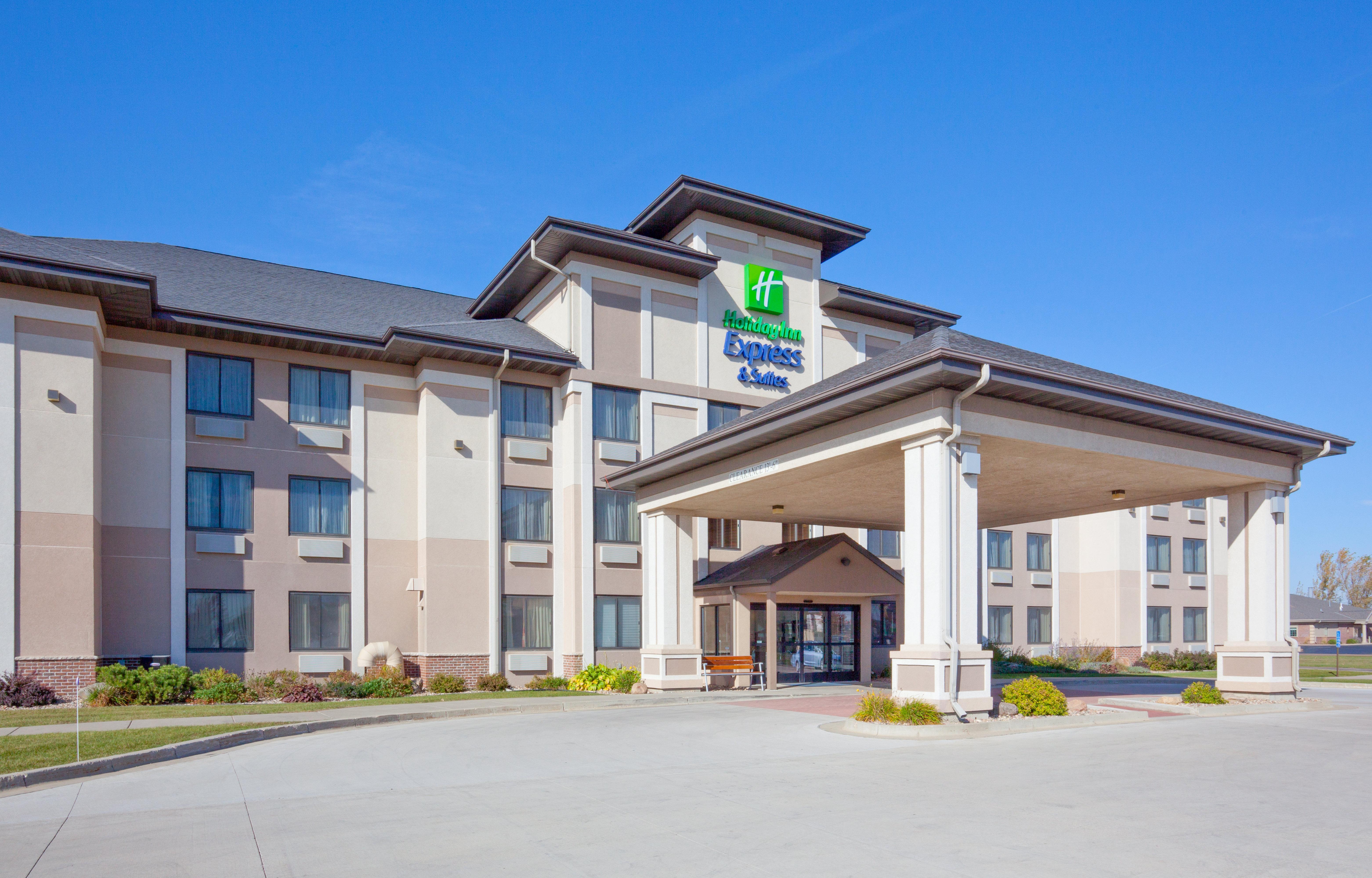 Holiday Inn Express & Suites - Worthington By Ihg Dış mekan fotoğraf
