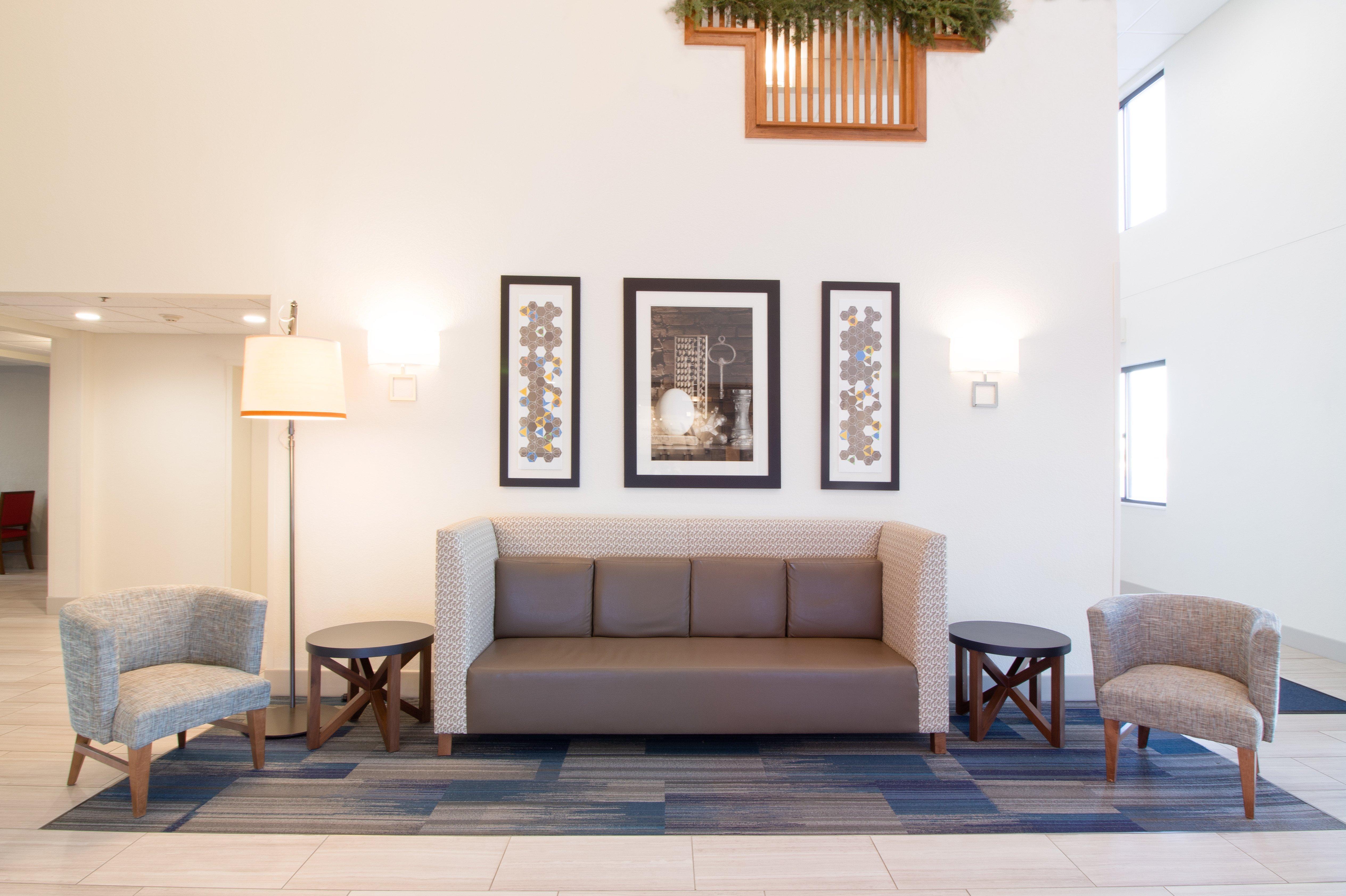 Holiday Inn Express & Suites - Worthington By Ihg Dış mekan fotoğraf