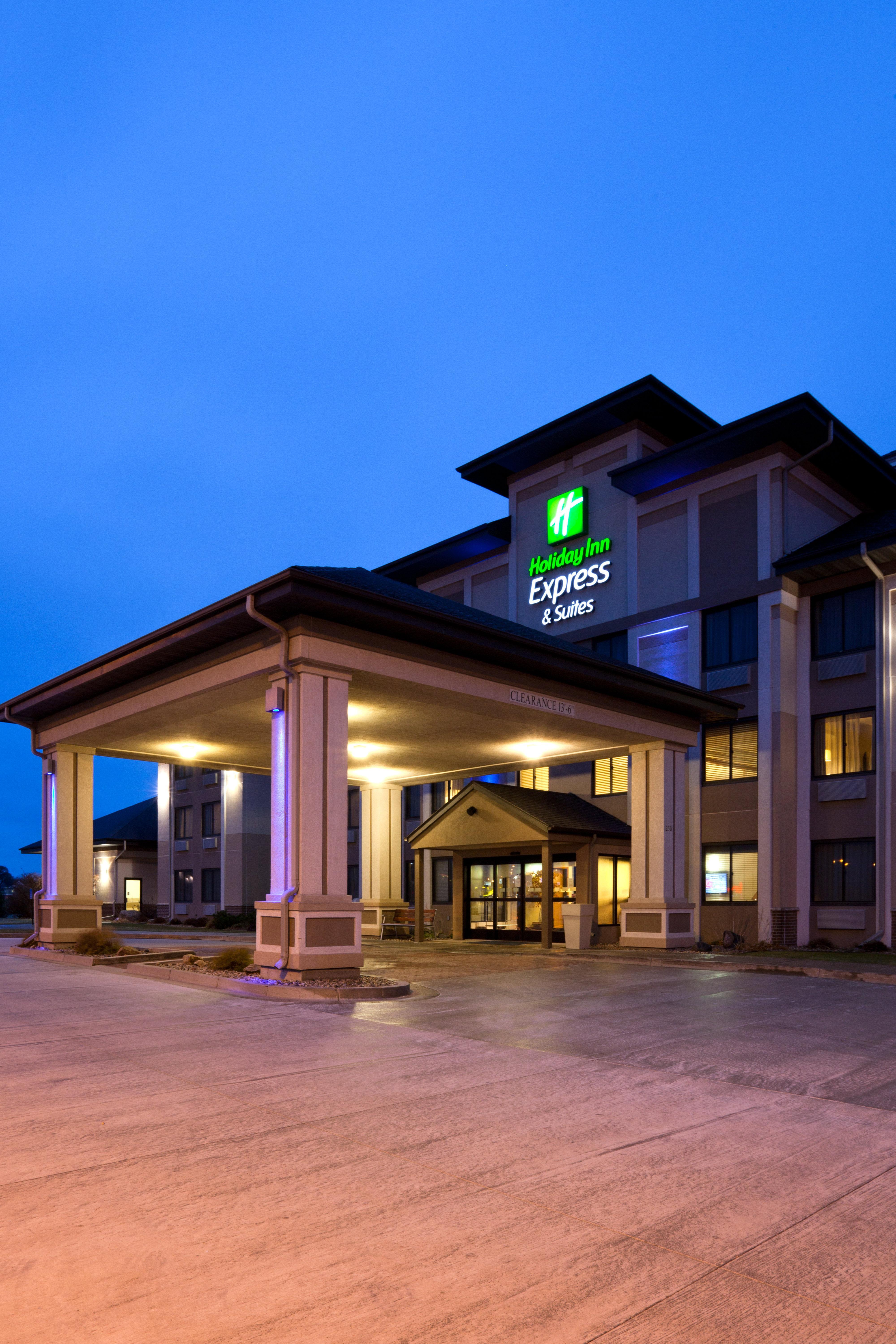 Holiday Inn Express & Suites - Worthington By Ihg Dış mekan fotoğraf