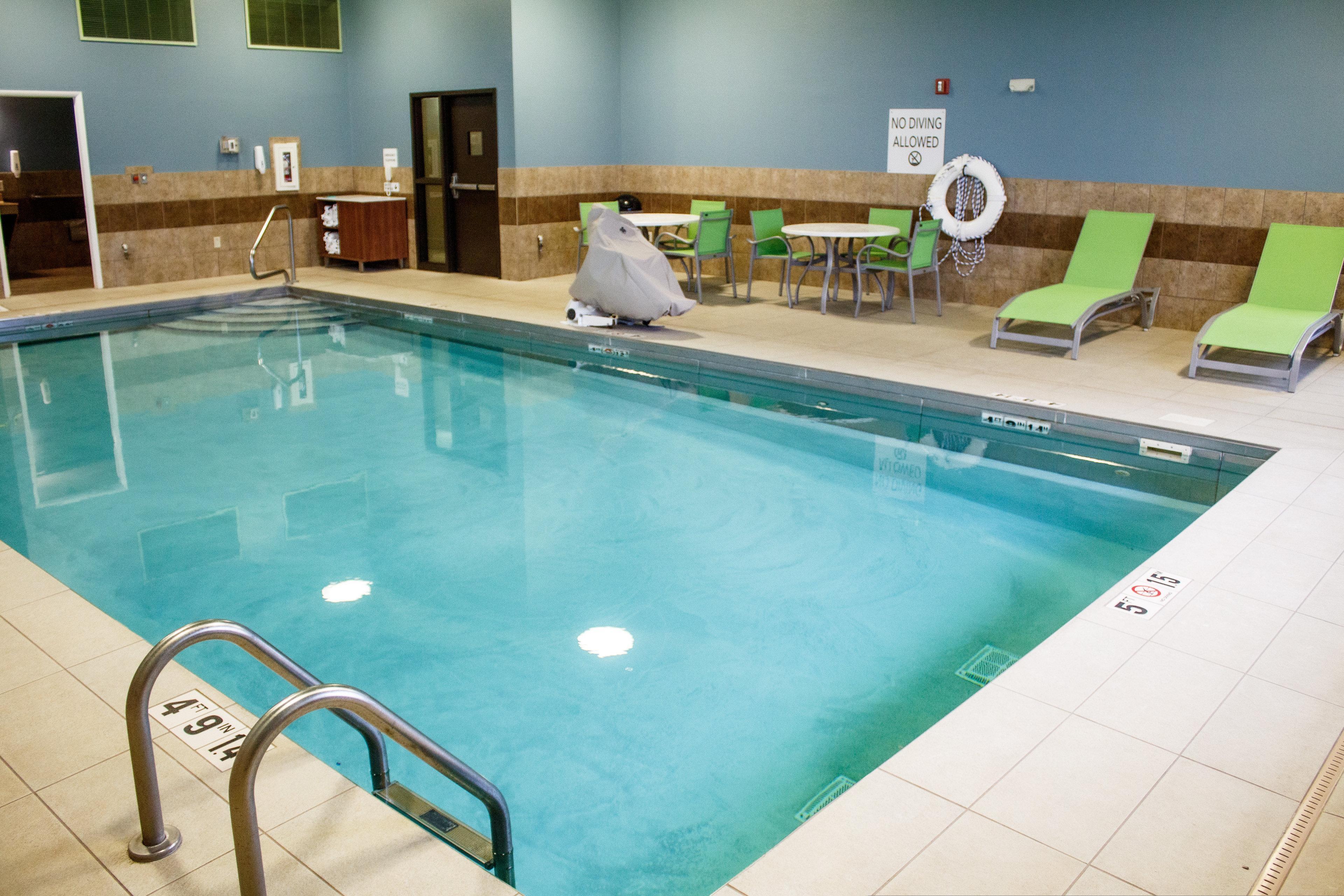 Holiday Inn Express & Suites - Worthington By Ihg Dış mekan fotoğraf