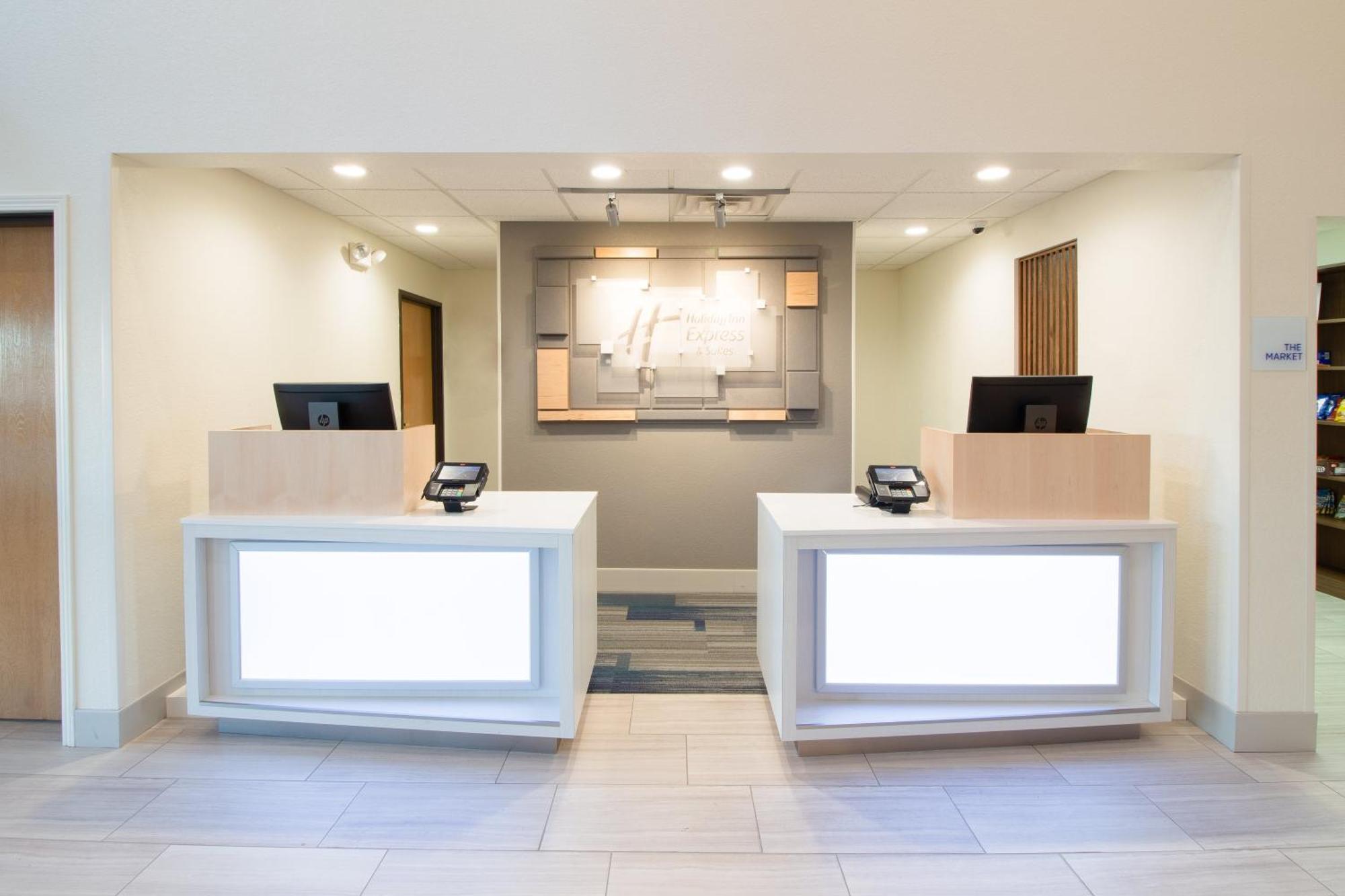 Holiday Inn Express & Suites - Worthington By Ihg Dış mekan fotoğraf