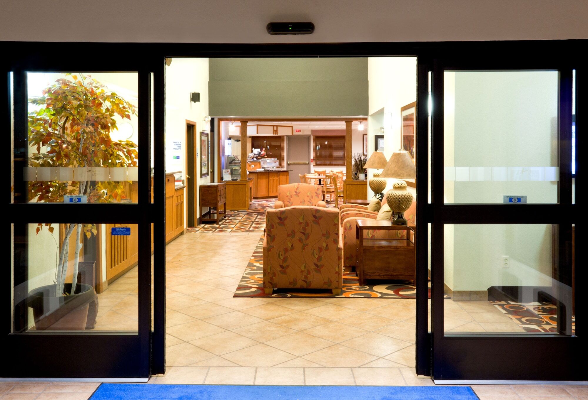 Holiday Inn Express & Suites - Worthington By Ihg Dış mekan fotoğraf