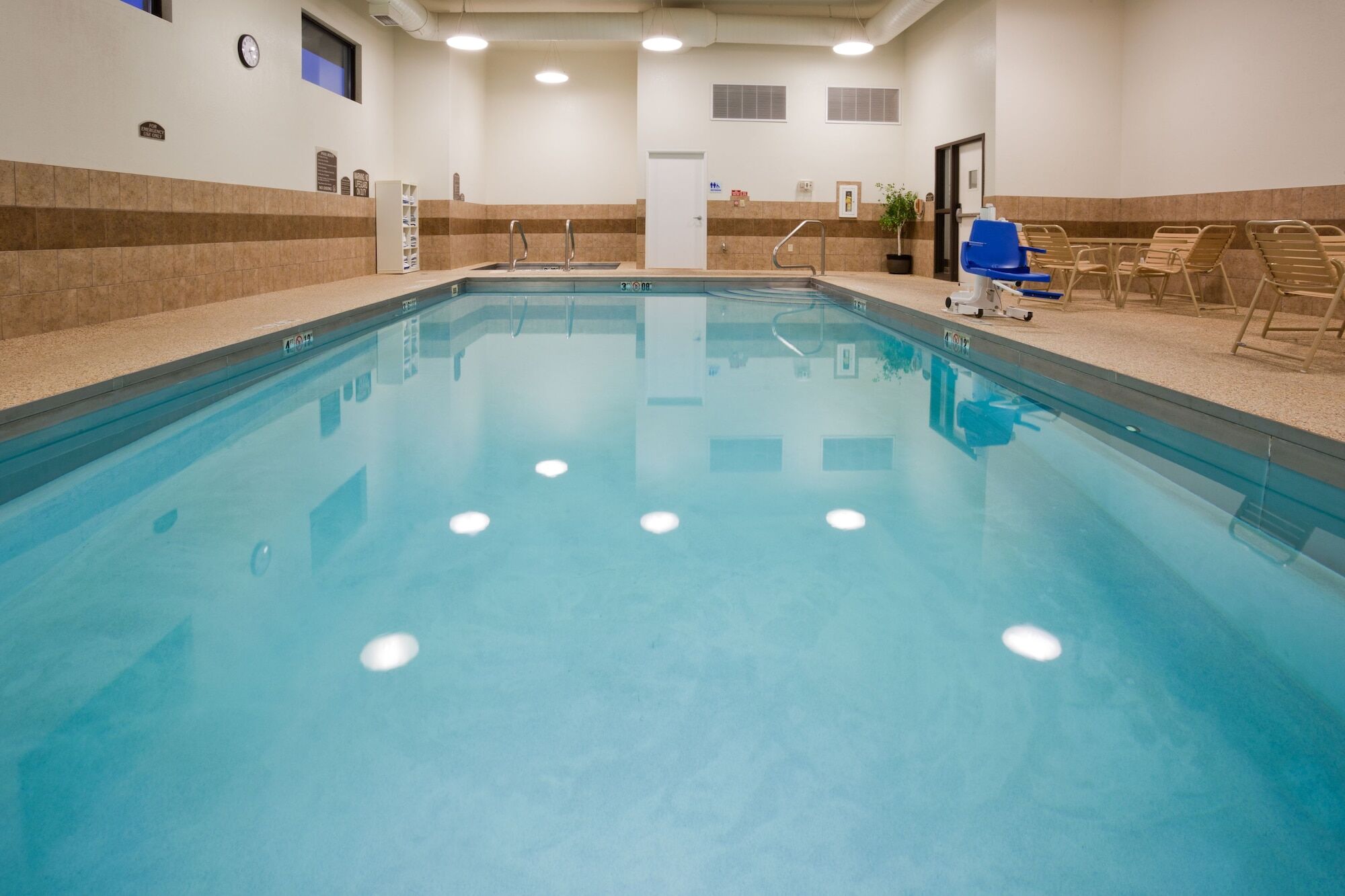 Holiday Inn Express & Suites - Worthington By Ihg Dış mekan fotoğraf