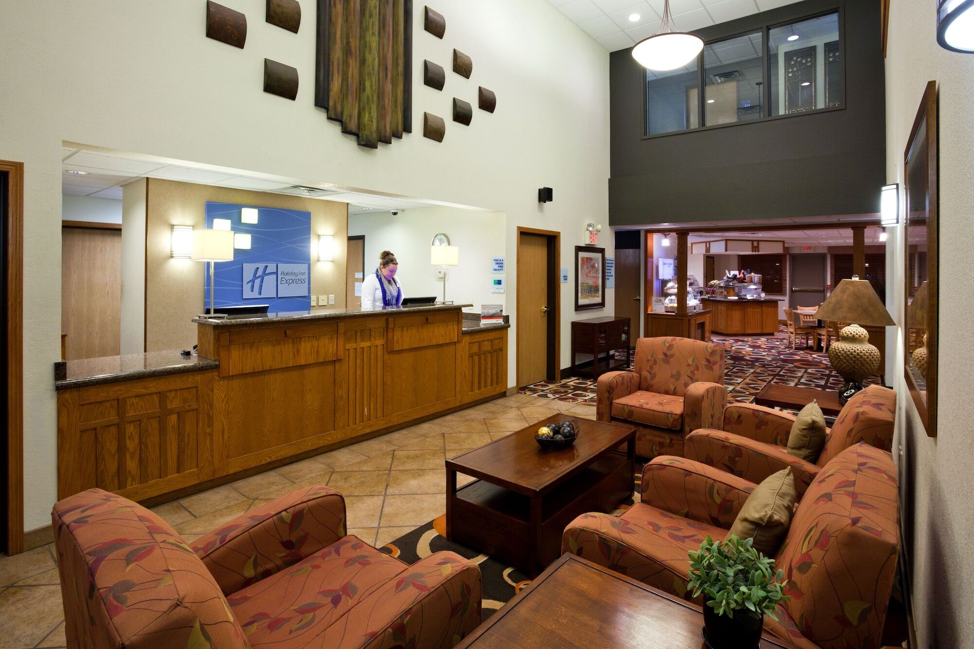 Holiday Inn Express & Suites - Worthington, An Ihg Hotel Dış mekan fotoğraf